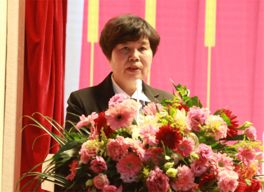 英超平台第一届党委班子选举大会---徐州市树恩中学总校长薛淑萍同志致开幕辞